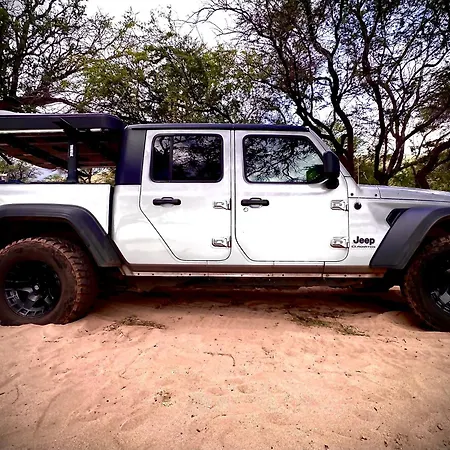 Embark On A Journey Through Maui With Aloha Glamp'S Jeep And Rooftop Tent Allows You To Discover Diverse Campgrounds, Unveiling The Island'S Beauty From Unique Perspectives Each Day Paia Exterior photo
